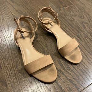 Cushionaire Nude Suede 1” Kitten Heels, Strappy Sandals Size 8.5